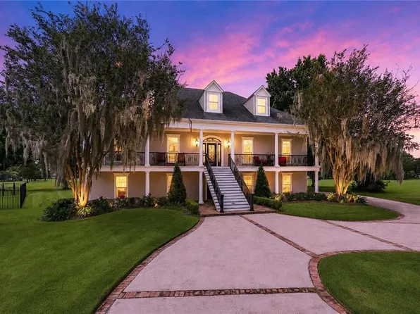 26 Bocage Dr, Destrehan, LA 70047
