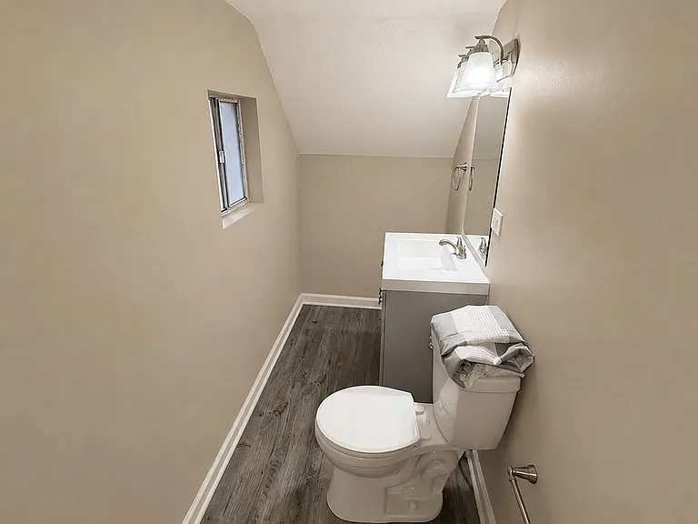 1120 Putnam St #1 — Photo 11