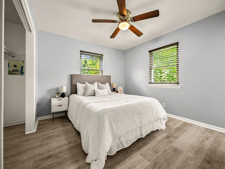 15 Village Ct — Photo 16