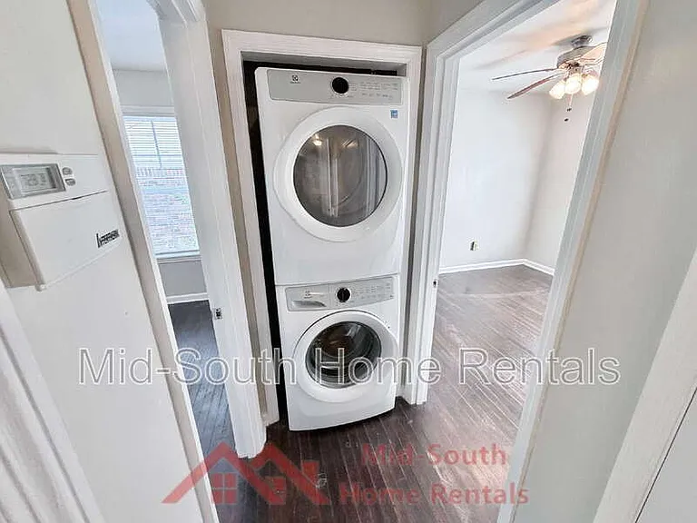 1060 Paul Pl — Photo 20