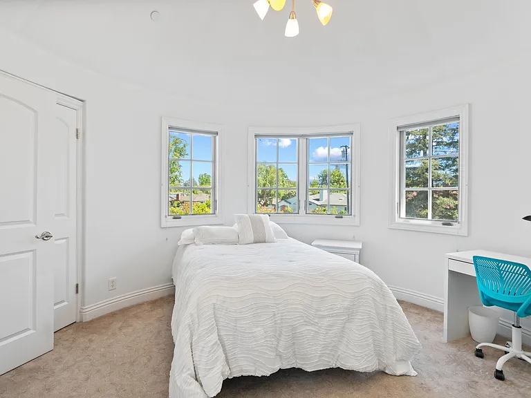 1236 Rose Ave — Photo 15