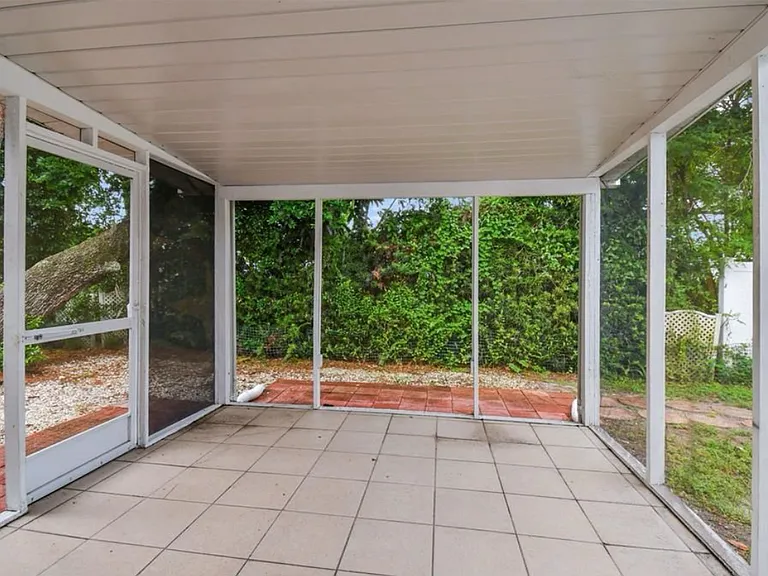 21 Lake Shore Dr — Photo 8