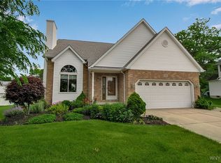 35 E Royal Hill Dr, Orchard Park, NY 14127