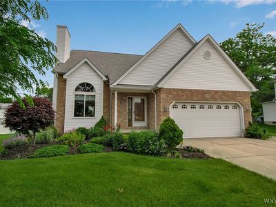 35 E Royal Hill Dr, Orchard Park, NY, 14127