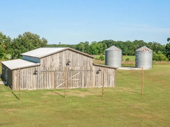 4826 Monday Rd, Graceville, FL 32440
