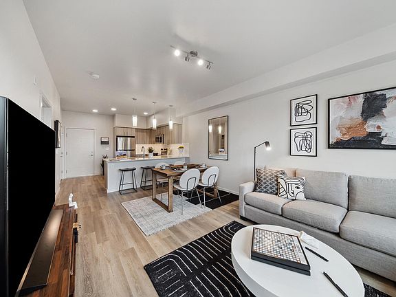 3rd image of 2715 Sunset Ln NE #422