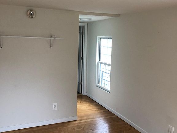 4th image of 31 2nd St Floor 2
