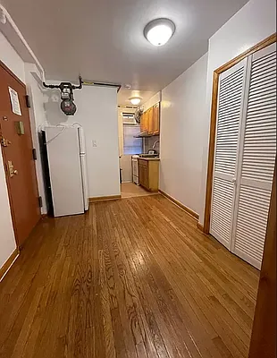 Rented by KNOCKKNOCK LLC | media 7