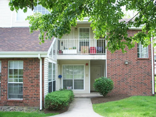 261 Carriage Crossing Ln, Middletown, CT 06457