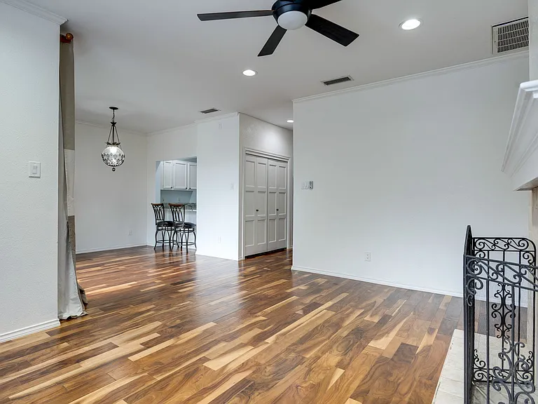 5310 Keller Springs Rd #413 — Photo 13