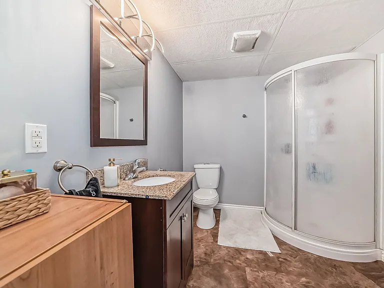 409 W Lakeview Dr — Photo 46