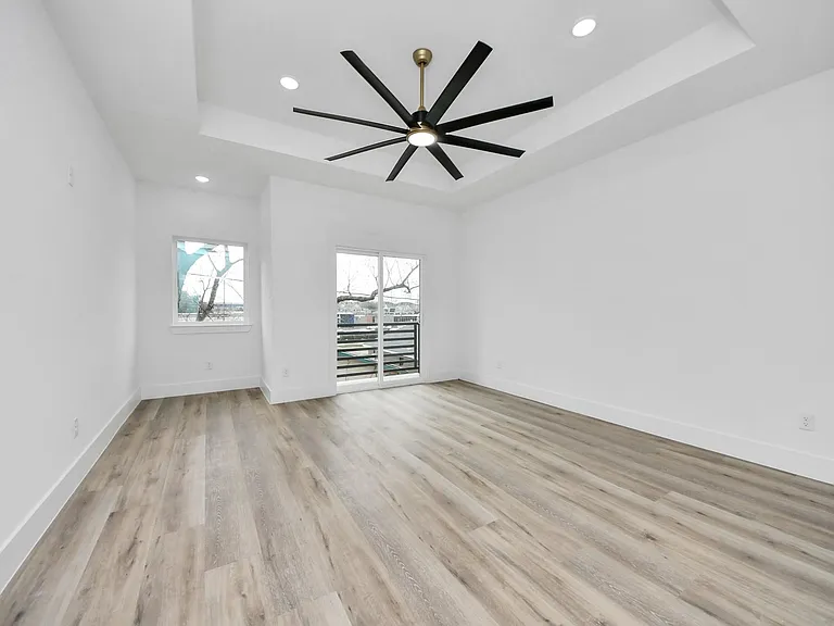 3524 Rebecca St — Photo 26