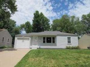 879 Loekes Dr, Florissant, MO 63031