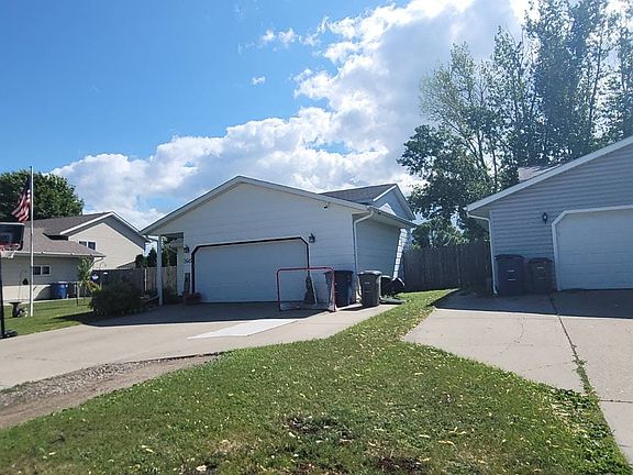 5th image of 2645 29th Ave S