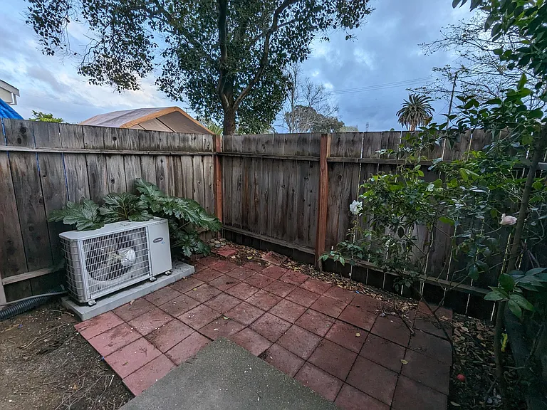 4252 Davis St #3 — Photo 10