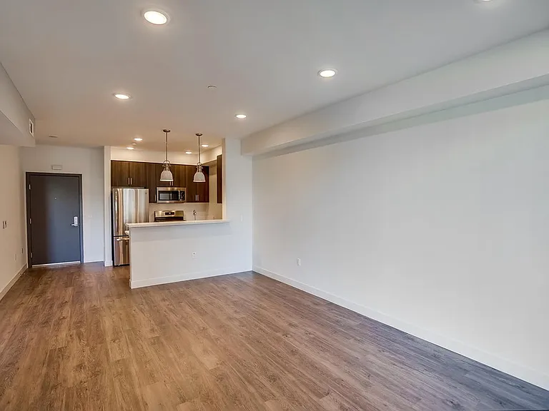 6015 Woodman Ave #206 — Photo 11