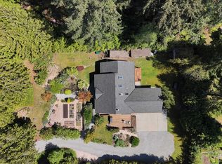 8071 Wildwood Rd, Sunshine Coast, BC V7Z 1A8