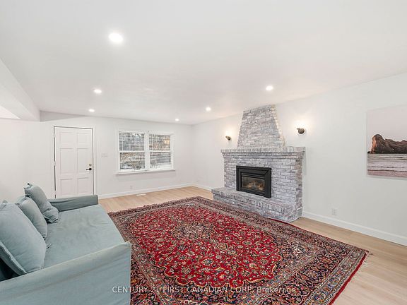 4th image of 1326 Commissioners Rd W