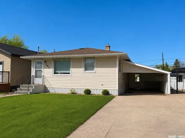 505 3rd Ave E, Assiniboia, SK S0H 0B0