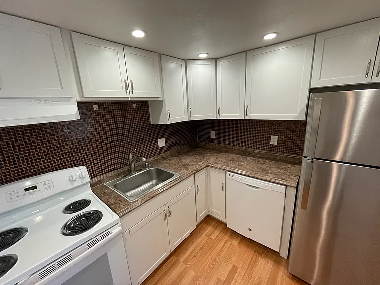 630 Taylor Ct #23 — Photo 6