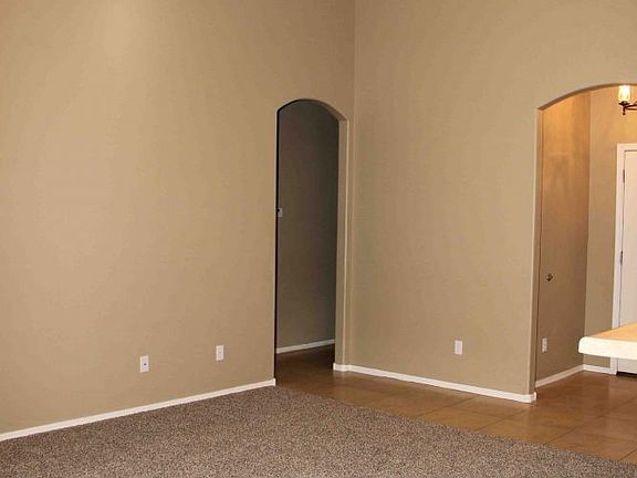 3rd image of 1750 N Cota Ln