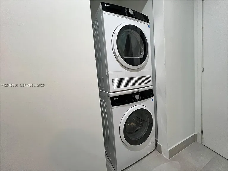 300 S Biscayne Blvd #T-1503 — Photo 7