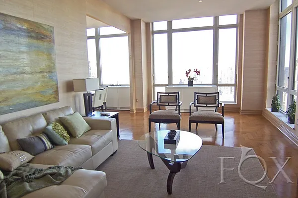 Rented by Fox Residential Group | media 8