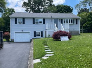 38 Roosevelt Dr, Bristol, RI 02809