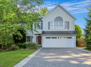 28 Serrell Dr, Montvale, NJ 07645