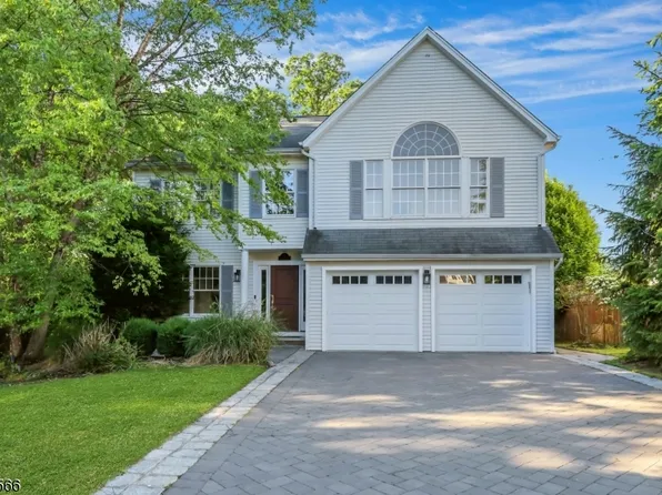 28 Serrell Dr, Montvale Boro, NJ 07645