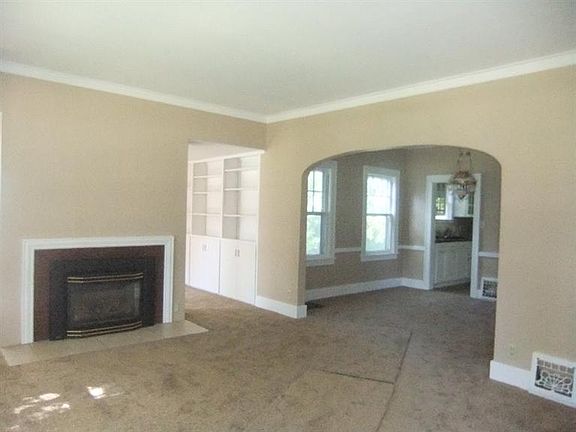 5th image of 904 N Olive St
