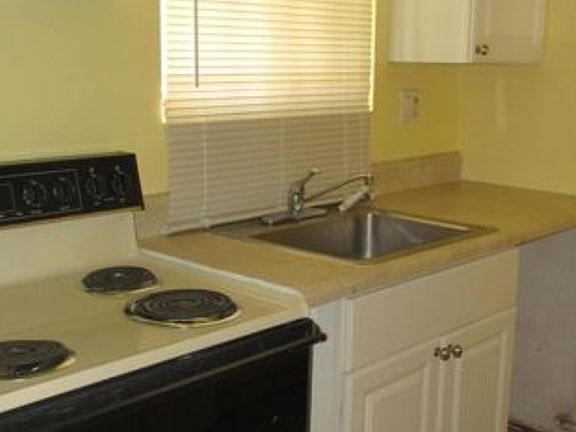 2nd image of 6100 Forest Hill Blvd