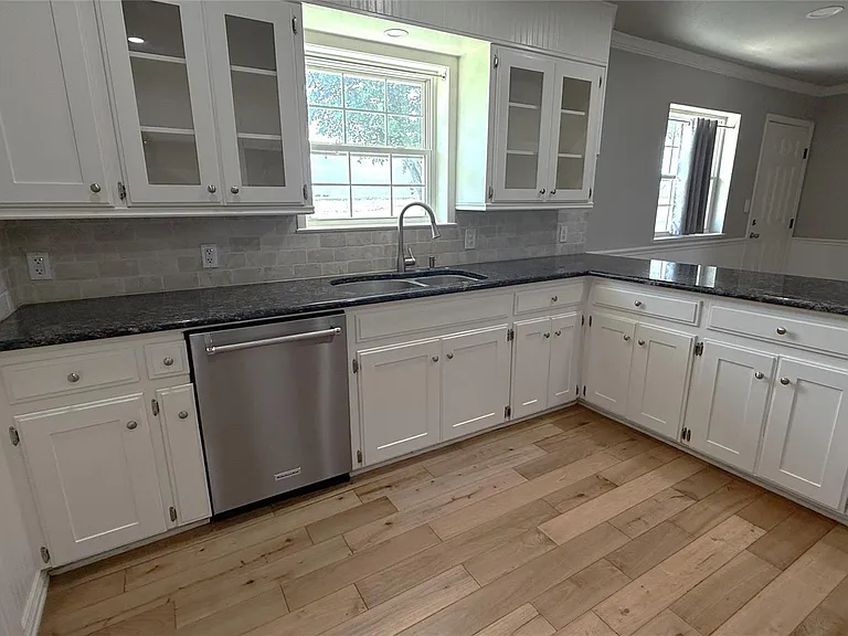 10150 FM 619 — Photo 8