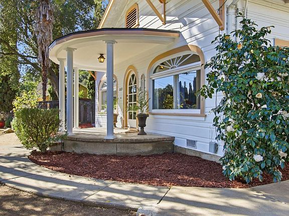 3rd image of 10625 Merriman Rd