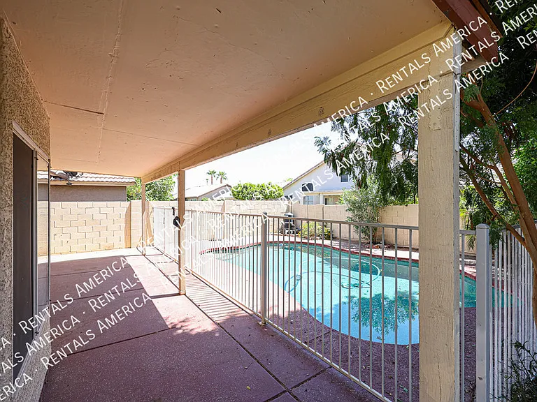 820 N Granada Dr — Photo 5