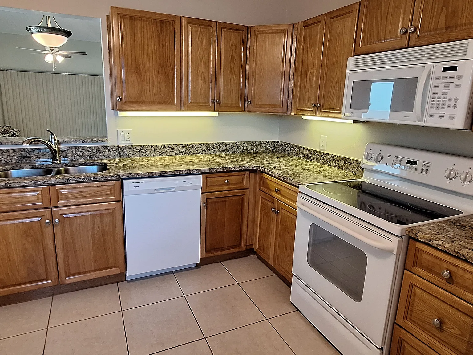 2 bed, 1124 sqft, $1,850 — Photo 2