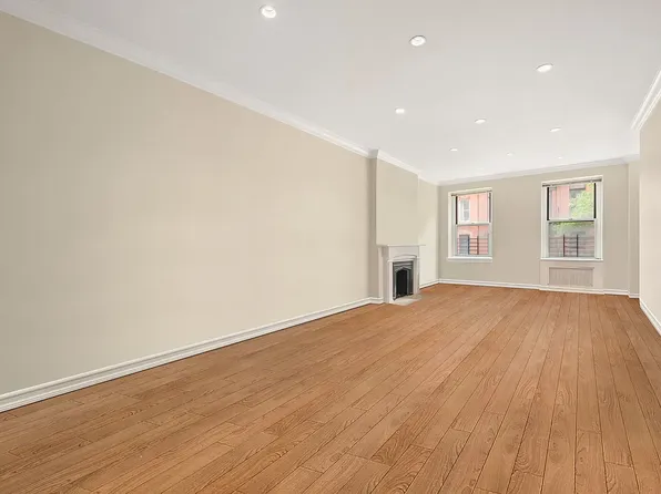 233 West 16th Street image 1 of 7