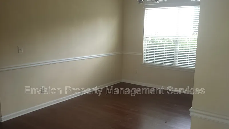 4 bed, 3.0 bath, 1731 sqft, $1,845 — Photo 2