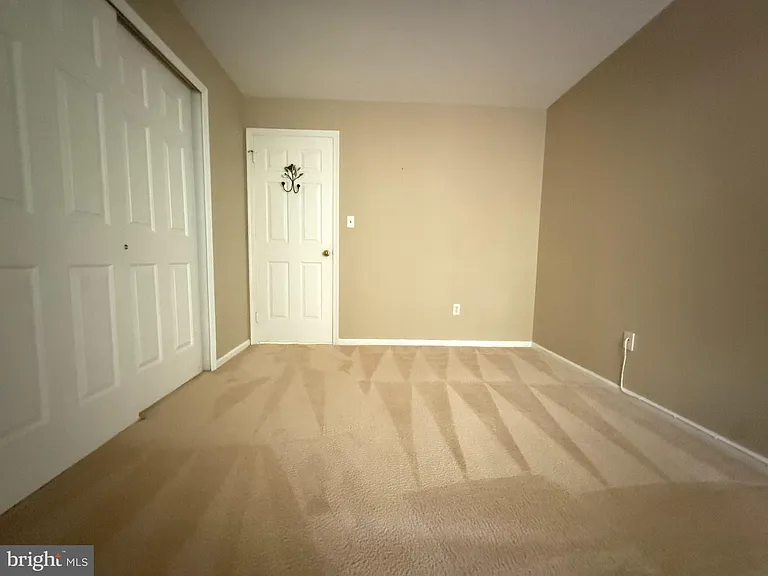 3705 Waltham Ct — Photo 11