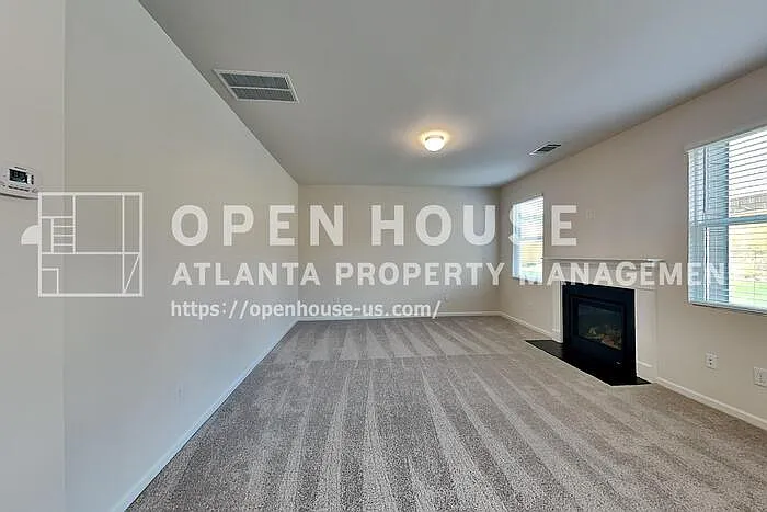 4 bed, 2.5 bath, 1714 sqft, $2,100 — Photo 3