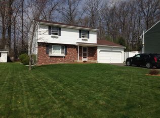 1055 Elton Dr, Endwell, NY