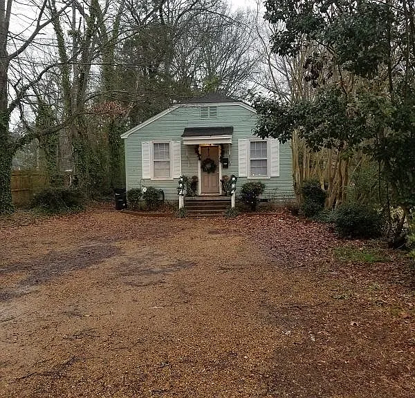528 Whitfield St — Photo 2