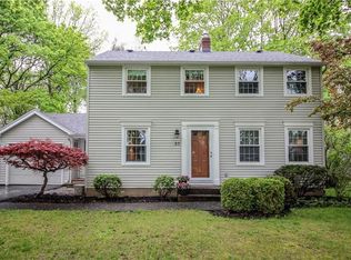 37 Hollyvale Dr, Rochester, NY 14618