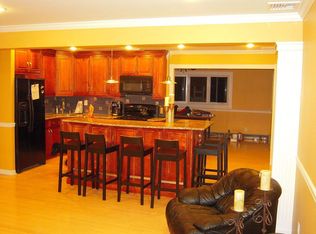 615 Inwood Rd, Linden, NJ 07036