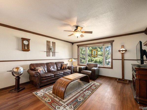 8210 W 72nd Place, Arvada, CO 80005