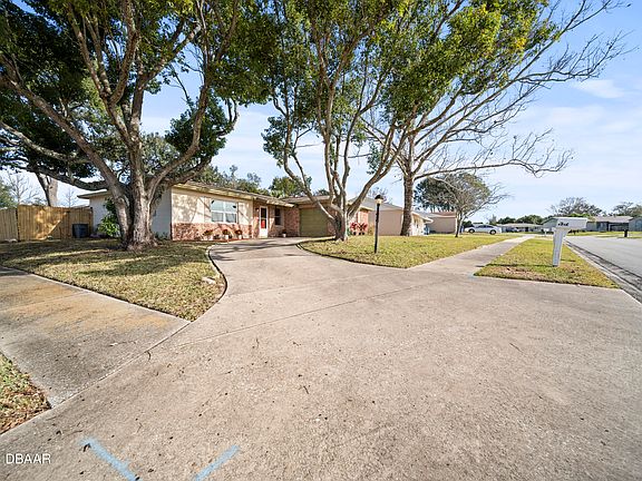 4th image of 1312 Golf Ave