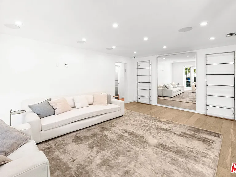 9007 David Ave — Photo 5