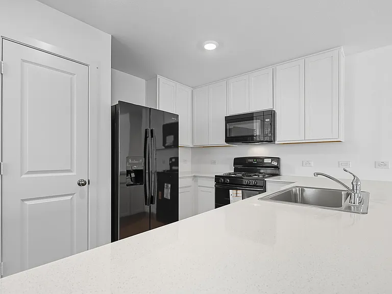 1013 Raintree Rd — Photo 4