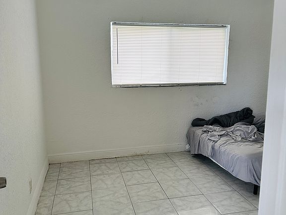 3rd image of 5610 SW 20th St