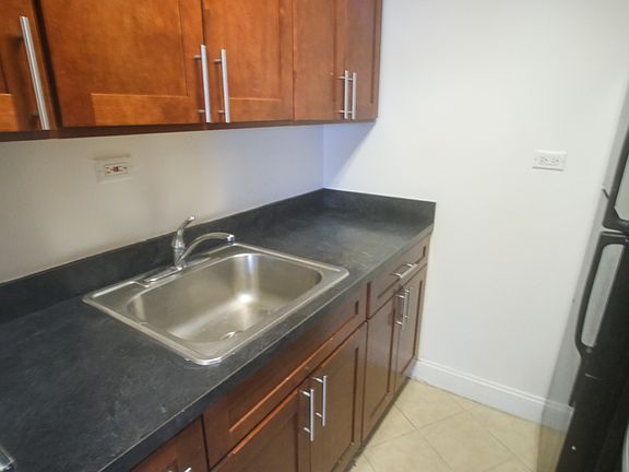 5th image of 410 St Nicholas Ave APT 20b